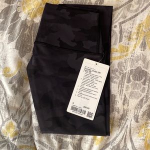 Lululemon Wunder Under HR Tight 28” Blk camo sz 6